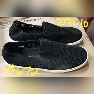 WOMEN'S SHOES SIZE 10 # 672